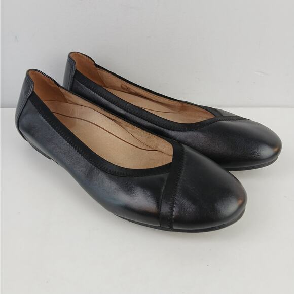 Vionic SZ 8.5 Caroll Ballet Flat in Black Leather - Picture 2 of 8